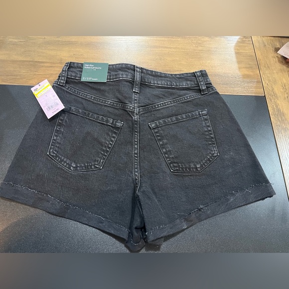 Wild Fable Black High Waist Shorts size 2 2.5” inseam - Picture 2 of 3